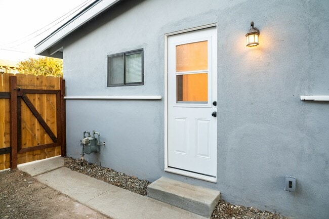 3732 Cowley Way in San Diego, CA - Building Photo - Building Photo