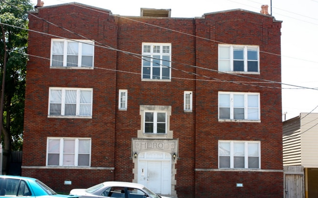 property at 226 W 9th St