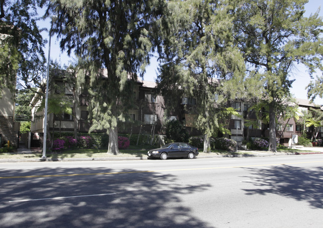 Canyon Glen Apartments in Studio City, CA - Foto de edificio - Building Photo