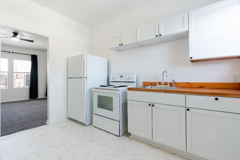 1918 W Washington St in Indianapolis, IN - Building Photo