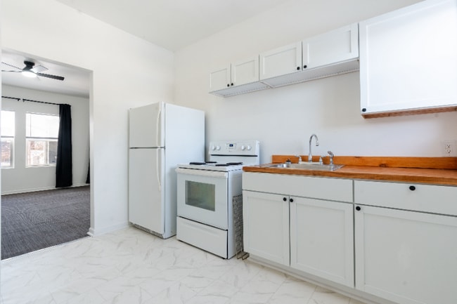 1918 W Washington St