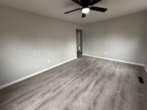 18 W Garfield St in Belleville, IL - Building Photo - Building Photo