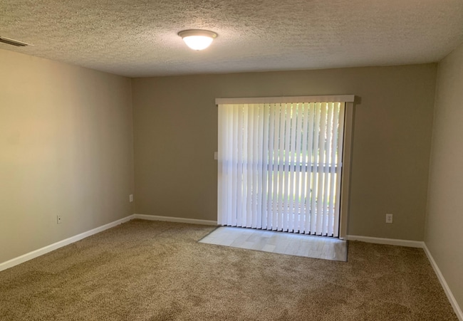 5240 Bunche Dr in Jacksonville, FL - Building Photo - Building Photo