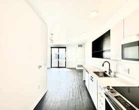 329 5th St in West Des Moines, IA - Building Photo - Building Photo