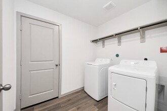 1018 Bluegill Ln in Alvin, TX - Building Photo - Building Photo