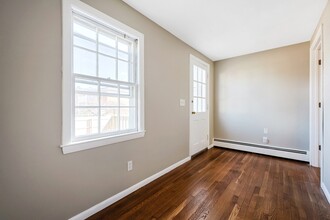 30 Undine Rd, Unit #1 in Boston, MA - Building Photo - Building Photo