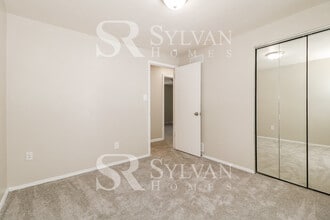 98 Carmella Dr in White Oak, PA - Building Photo - Building Photo