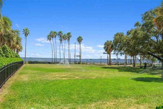 2109 Bayshore Blvd in Tampa, FL - Building Photo - Building Photo