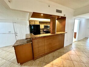 231 SW 116th Ave in Pembroke Pines, FL - Building Photo - Building Photo