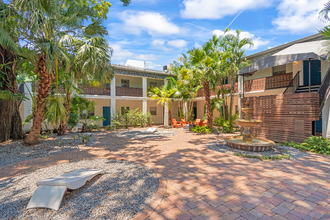 3215 W Swann Ave in Tampa, FL - Foto de edificio - Building Photo