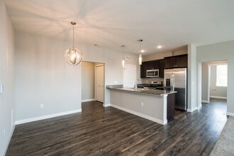 The Willow, Lot 158 in Iowa City, IA - Building Photo - Interior Photo