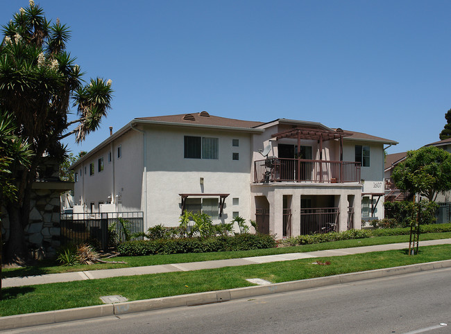 1607 Walnut St in Anaheim, CA - Foto de edificio - Building Photo