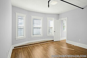 2 Walnut St in Boston, MA - Building Photo - Building Photo