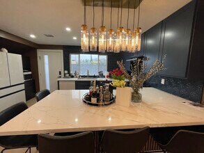 1368 1/2 Yosemite Dr in Eagle Rock, CA - Building Photo - Building Photo