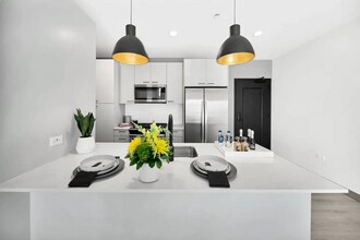 2131 N Elston Ave in Chicago, IL - Building Photo - Building Photo