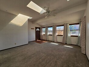 506 Ridgecrest Ave in White Rock, NM - Building Photo - Building Photo