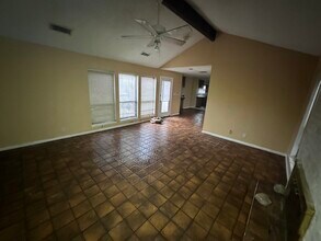 114 Avant Garde Dr in Victoria, TX - Foto de edificio - Building Photo