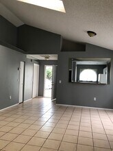 160 Edgewater Cir in Sanford, FL - Building Photo - Building Photo