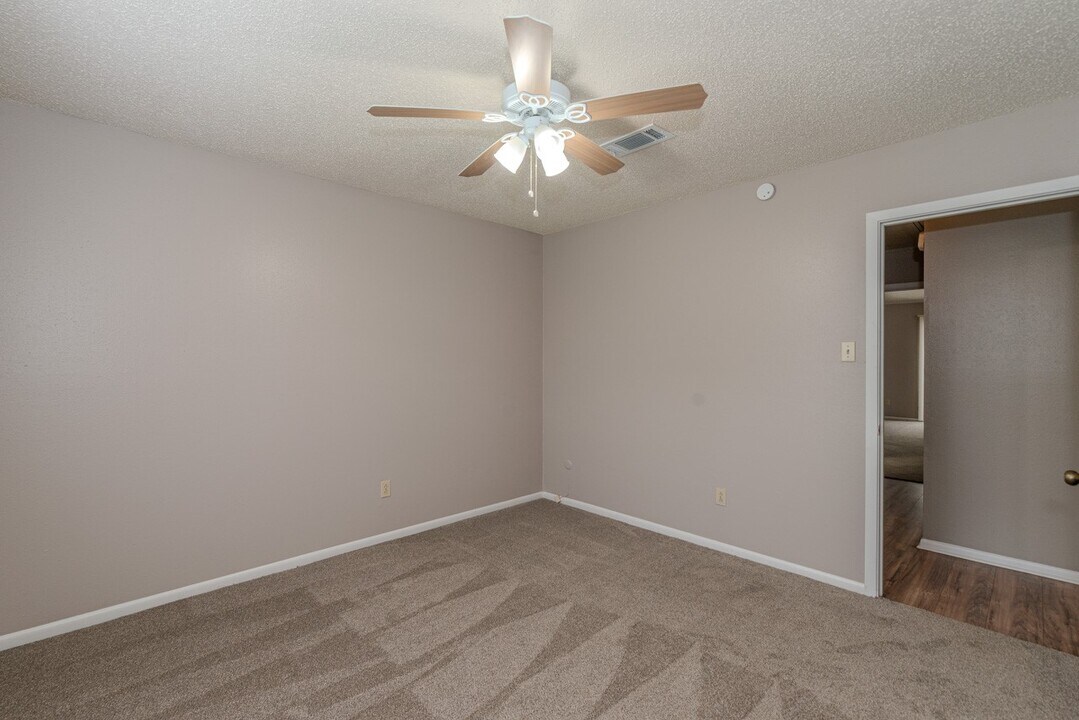 6638 Lexington Dr in Beaumont, TX - Building Photo