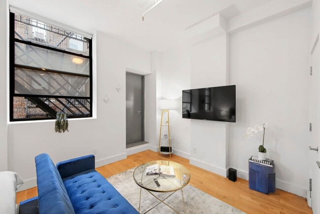 519 W 45th St in New York, NY - Building Photo - Building Photo