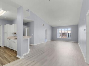 5530 Metrowest Blvd in Orlando, FL - Building Photo - Building Photo