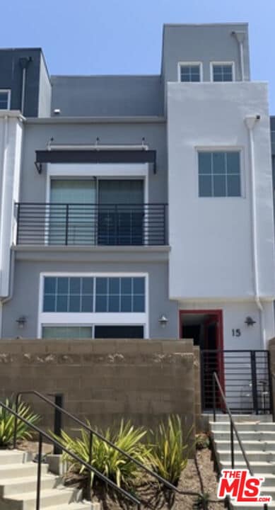 property at 5350 Playa Vista Dr