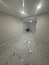 61 Forest Rd in Valley Stream, NY - Building Photo - Building Photo