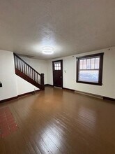 906 Kable Wy in Coraopolis, PA - Building Photo - Building Photo