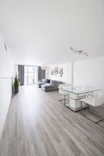 1175 NE Miami Gardens Dr in Miami, FL - Building Photo - Building Photo