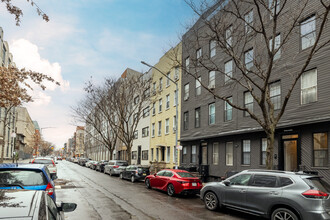 251 N 8th St in Brooklyn, NY - Building Photo - Building Photo