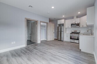 311 Sip Ave in Jersey City, NJ - Foto de edificio - Building Photo