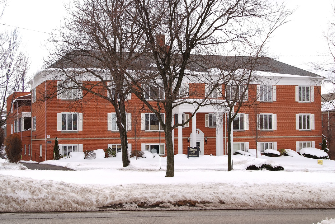 Fairmount Villas in Shaker Heights, OH - Foto de edificio