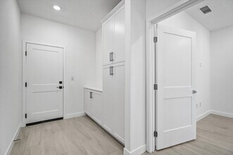 10002 Central Ave in Garden Grove, CA - Foto de edificio - Building Photo