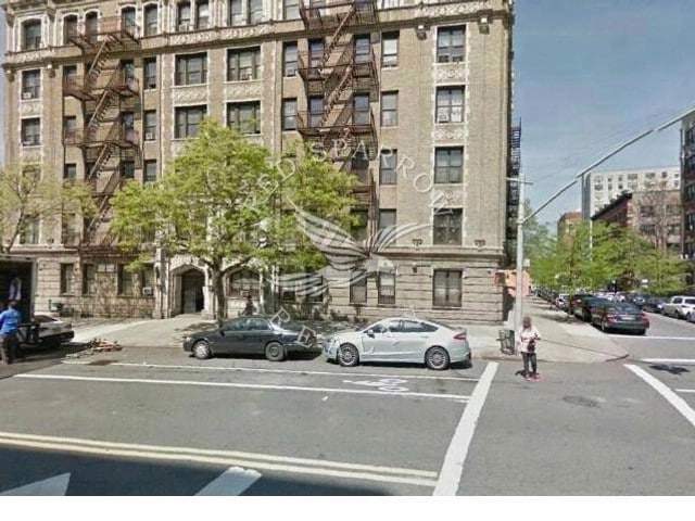 935 St Nicholas Ave-Unit -4E in New York, NY - Building Photo