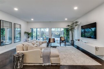4210 Munger Ave in Dallas, TX - Building Photo - Building Photo
