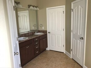 806 Yew Cir in Crestview, FL - Building Photo - Building Photo
