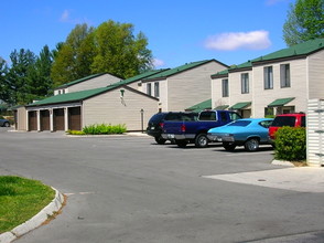 The Summit Apartments in Morristown, TN - Building Photo - Building Photo