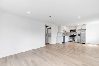 6116 Bonner Ave in Los Angeles, CA - Building Photo - Building Photo