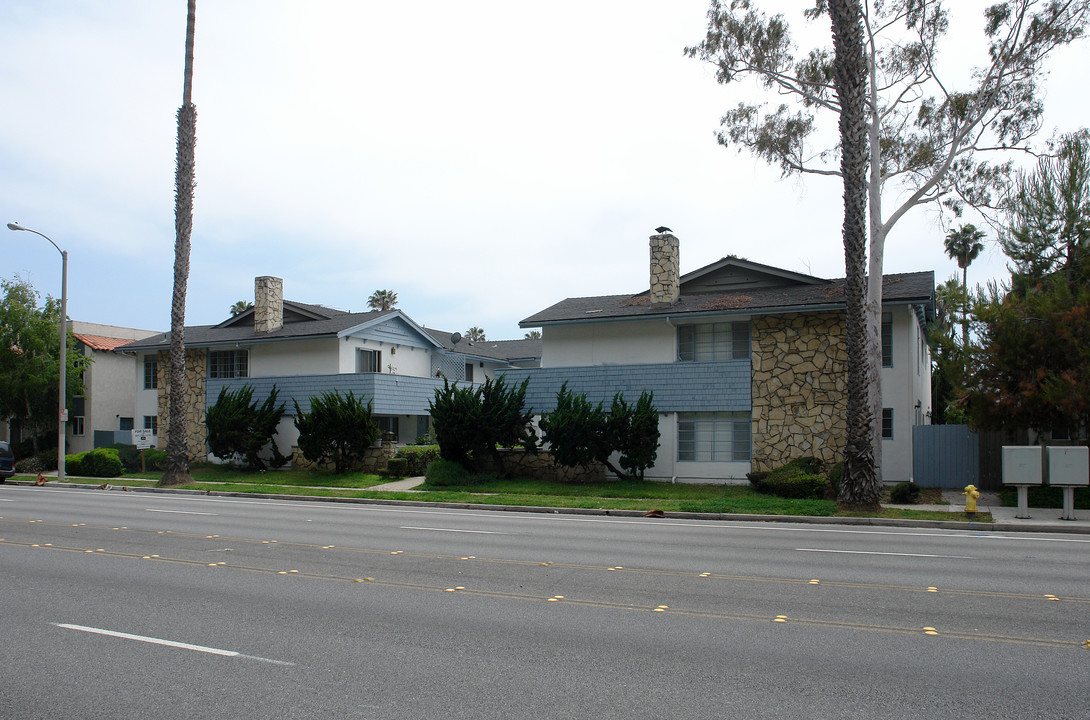 2701-2719 Harbor Blvd in Ventura, CA - Foto de edificio