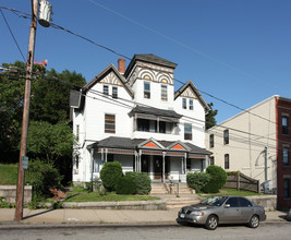 15 Huntington Street in New London, CT - Building Photo - Building Photo