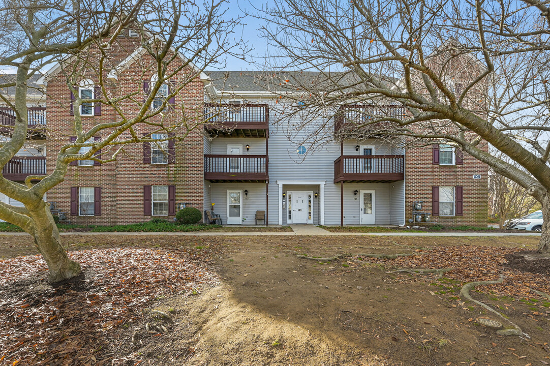 102 N Caroline Pl in Dover, DE - Building Photo