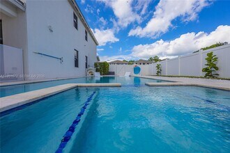 7126 Rockwood Rd in Jupiter, FL - Building Photo - Building Photo