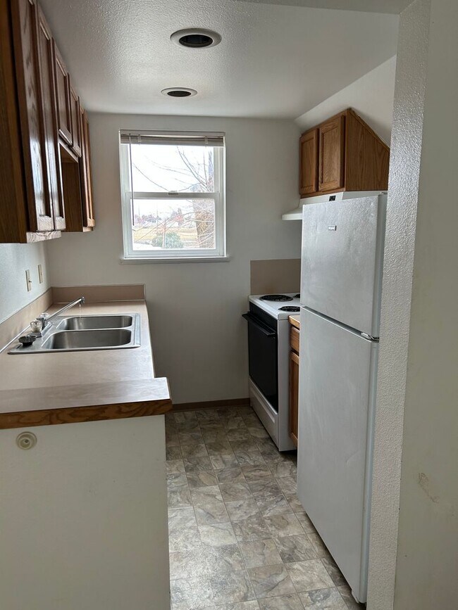 118 E Brooks St in Goldendale, WA - Building Photo - Building Photo