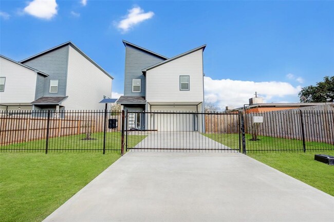 property at 10213 Ashville Dr