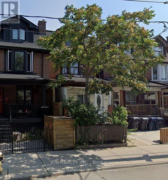 593 Bathurst St