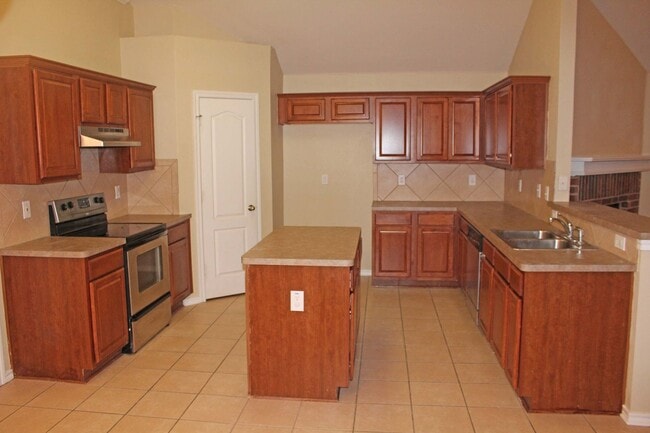 211 King George Rd in Ponder, TX - Building Photo - Building Photo
