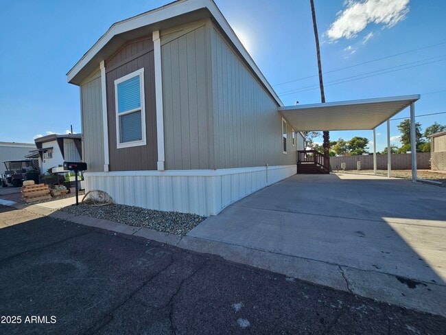 701 S Dobson Rd in Mesa, AZ - Building Photo - Building Photo