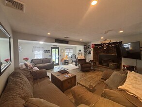 6 Neal Shore Rd in Meredith, NH - Building Photo - Building Photo
