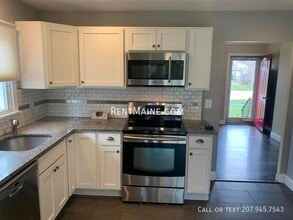 173 Parkway N in Brewer, ME - Foto de edificio - Building Photo