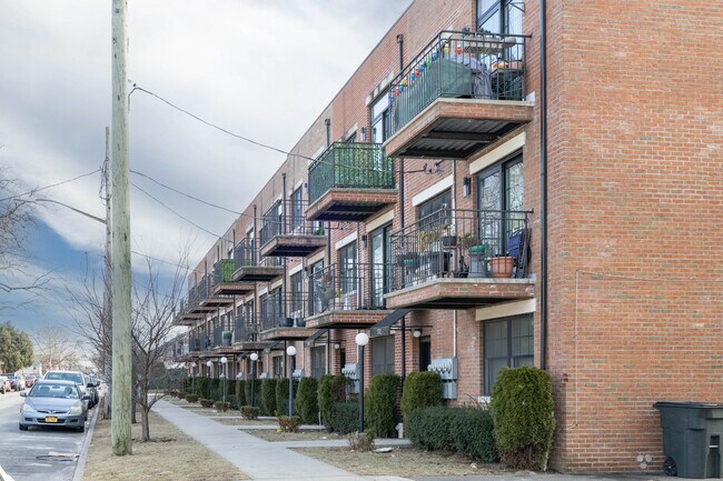 538 E 87th St in Brooklyn, NY - Foto de edificio - Building Photo